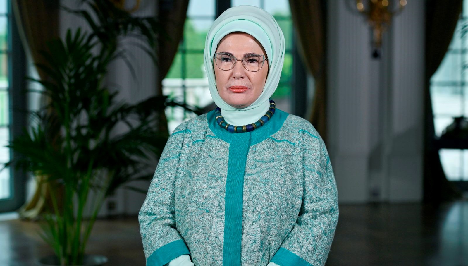 emine erdogan5 lider esleri zirvesine video mesaj gonderdi egitimciler ornek sahsiyetlerdir B513lWbf