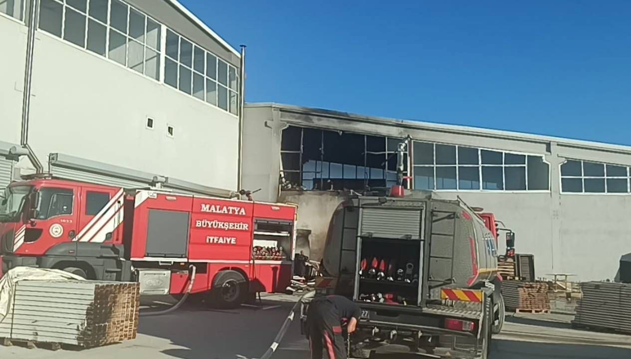 malatyada mobilya imalathanesinde yangin wxMdkVIr