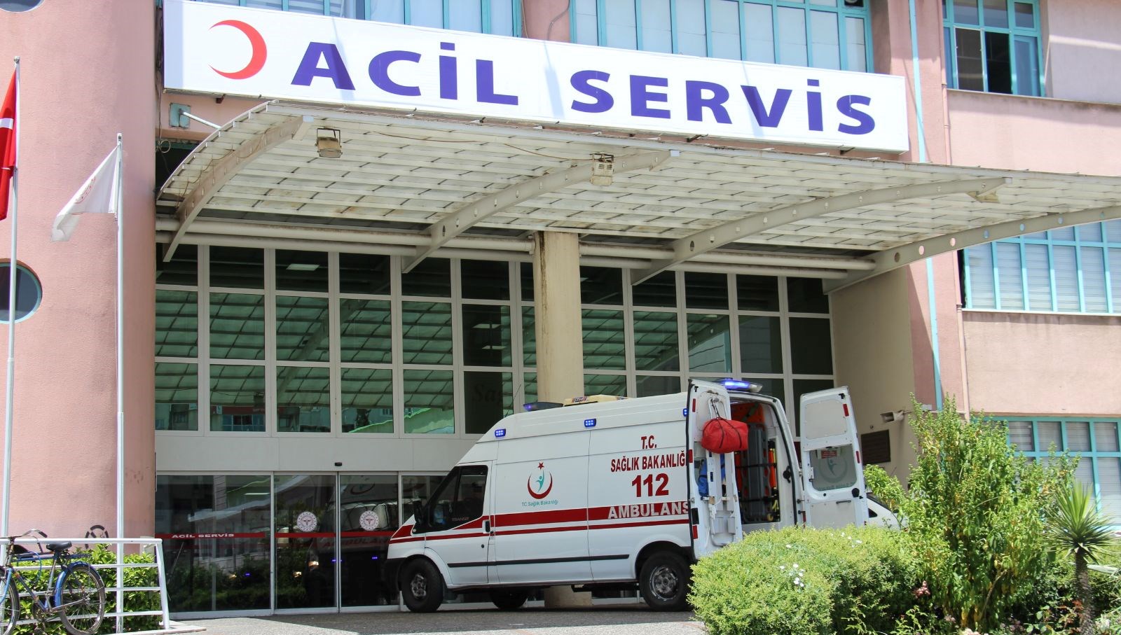 kontrolden cikan otomobil sulama kanalina carpti 1 olu bPRE4UDc