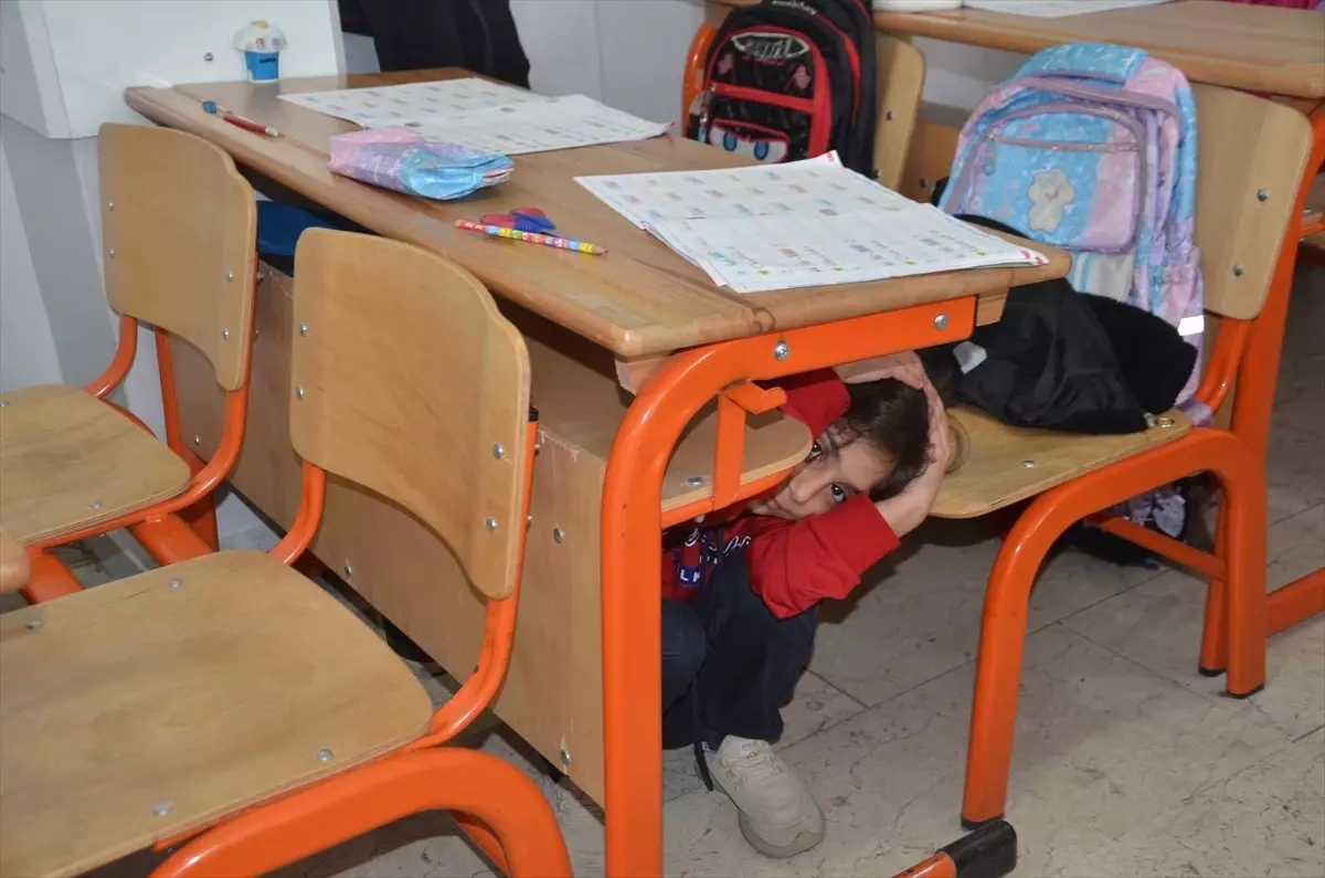 mebden afet bilinci icin tahliye tatbikati EBEC5aYj.jpg