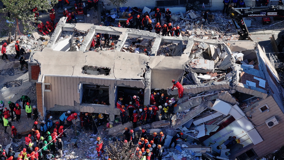 kocaelide coken binadan sag kurtarilan dilaraya aile uyelerinin vefat haberi verildi vKZ3fxAN.jpg