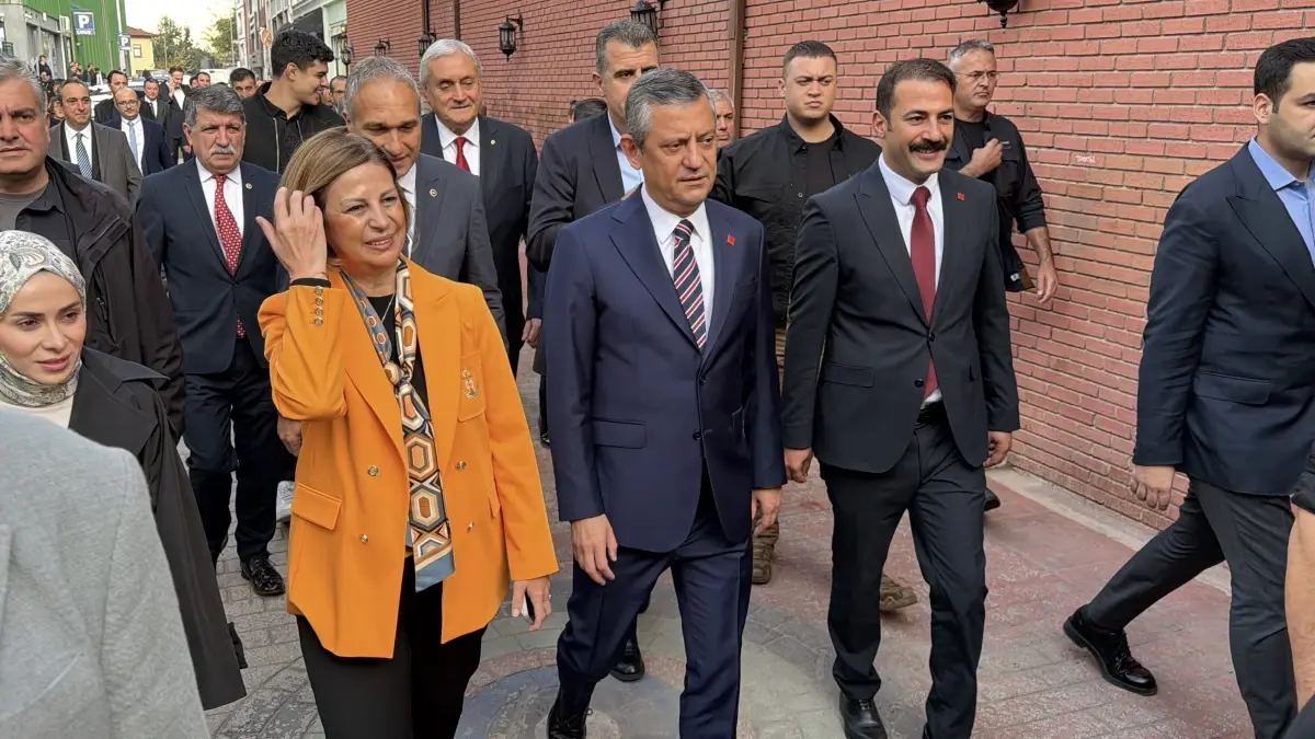 ozgur ozelden genclere yok aciklamasi PGUgRQfV.jpg