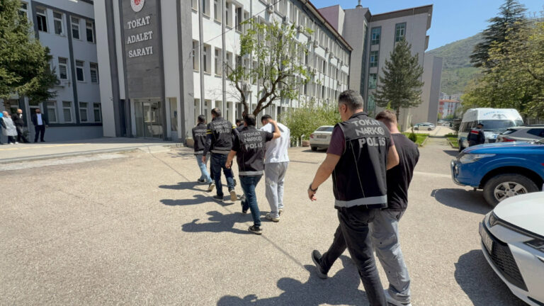 tokatta-936-haplik-operasyon-iki-satici-tutuklandi-E5Pg9IyN