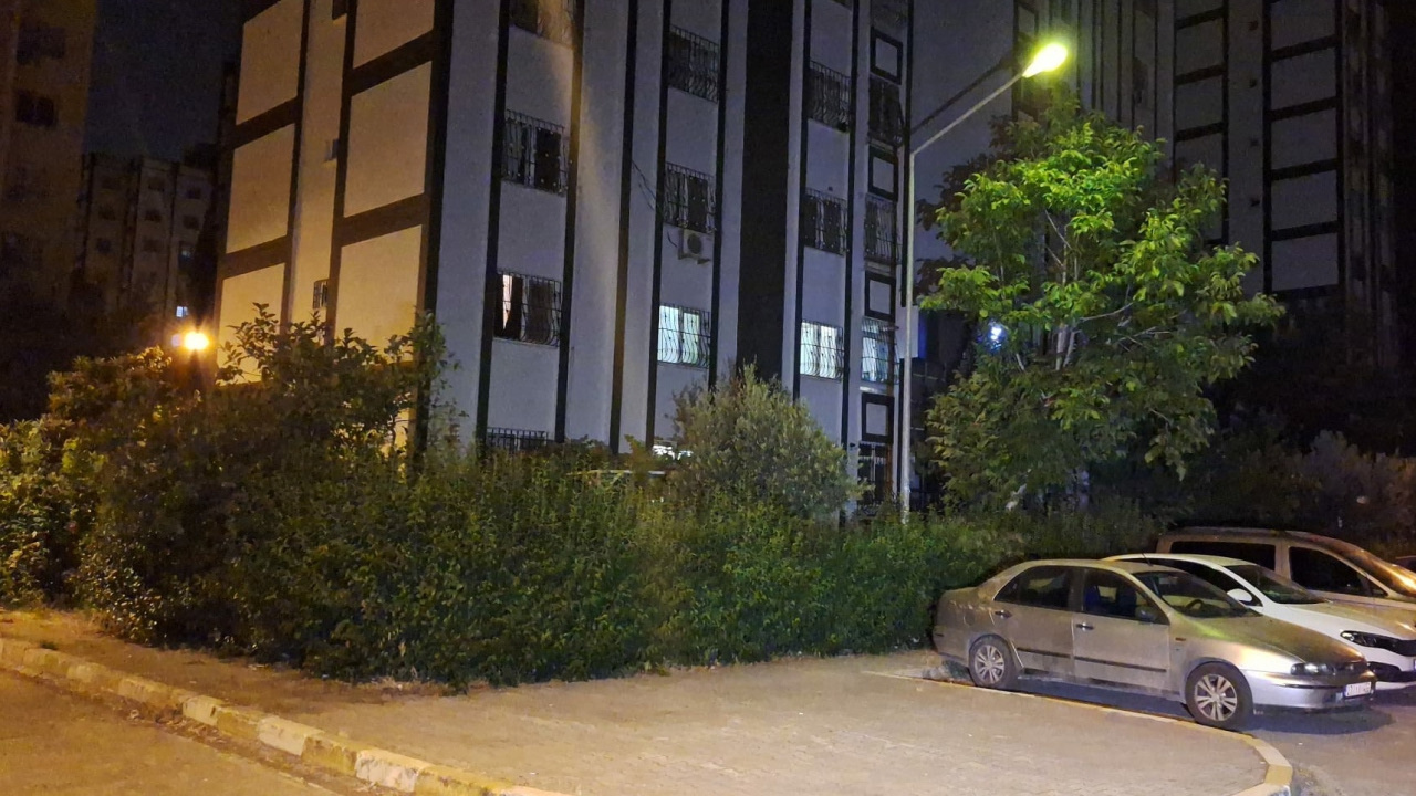 Adanada erkek dehseti uyuyan esini silahla katletti 45iO2gv4